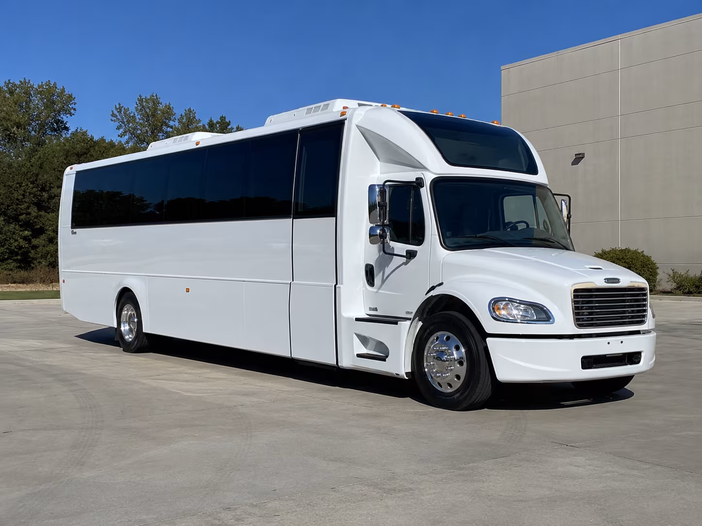 reno 28 passenger party bus